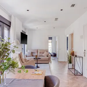 Apart-hotel Limehome Calle Ancha Del Carmen