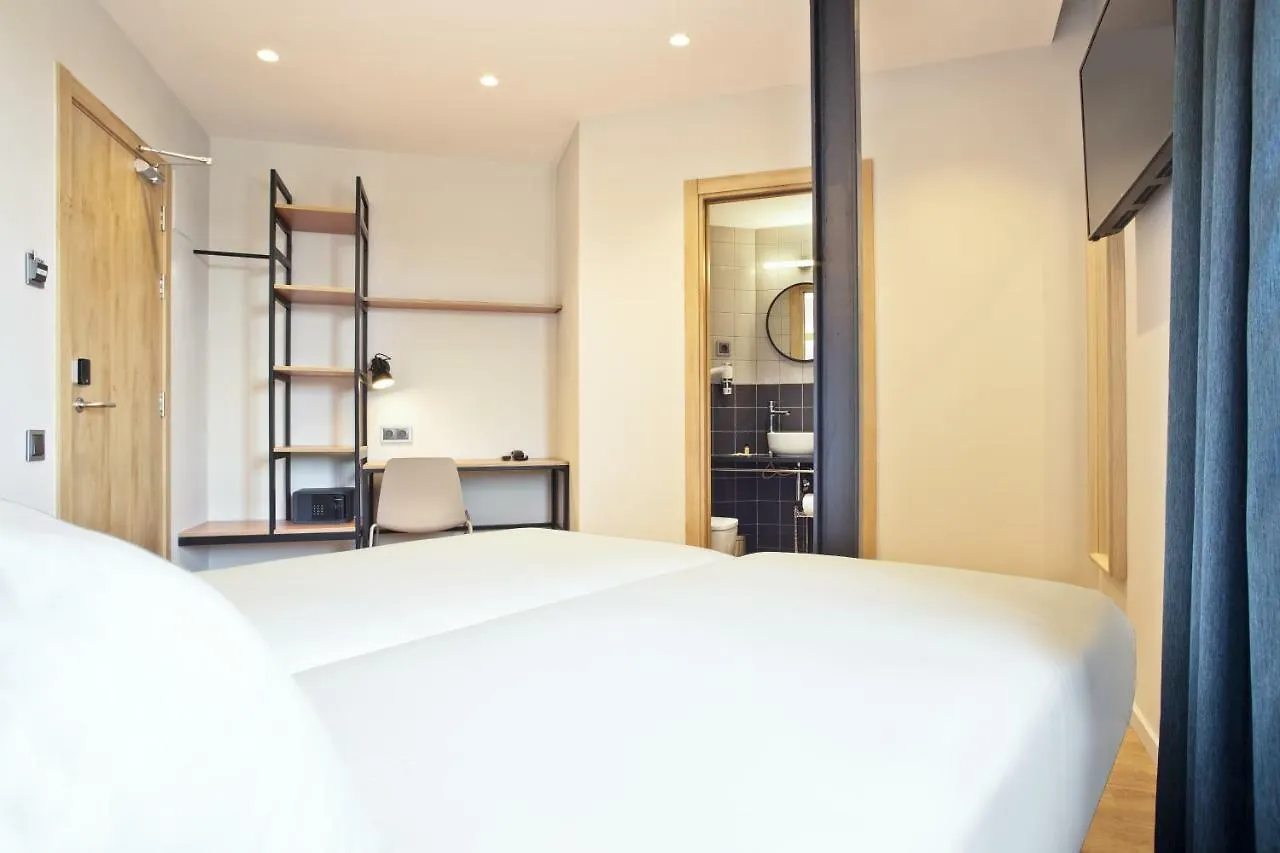 **  Hotel Brick Barcelona Hiszpania
