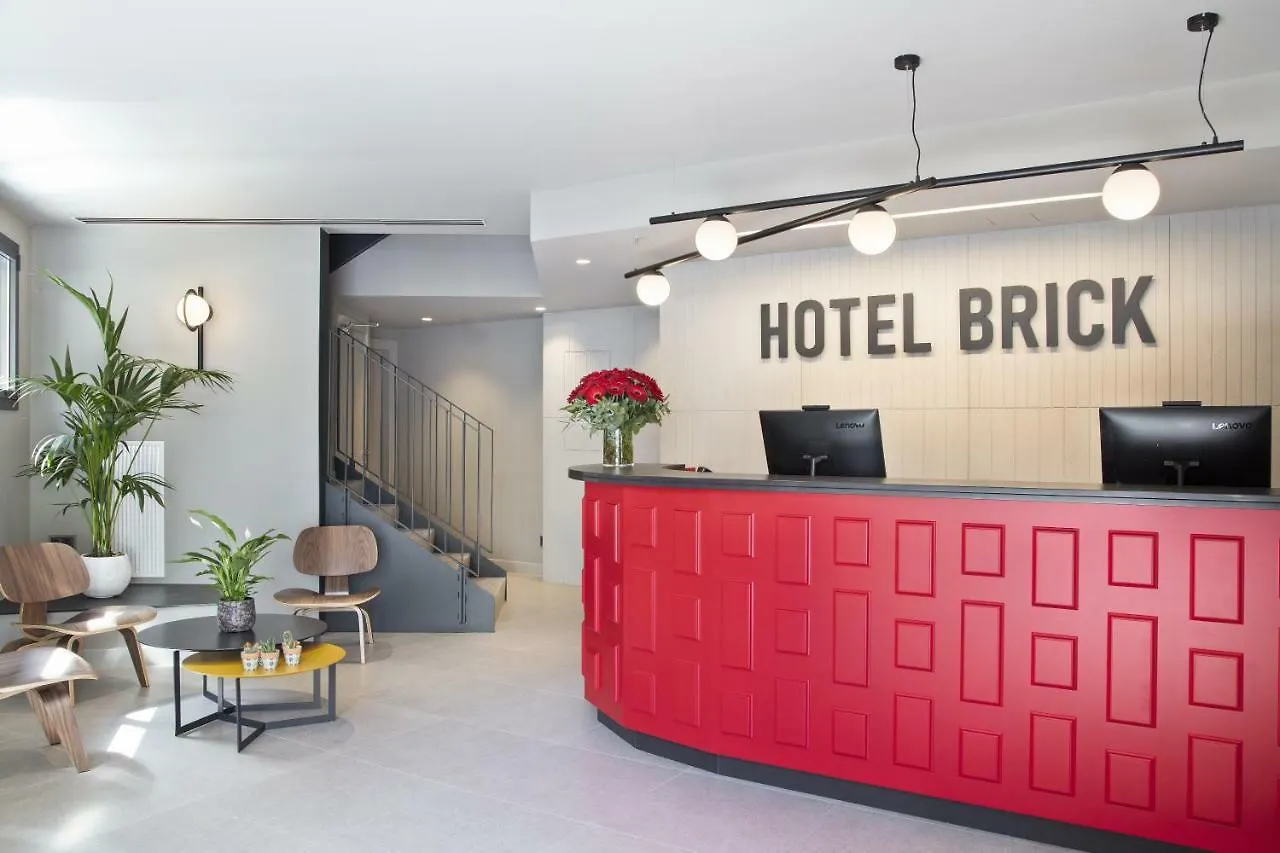 Hotel Brick Barcelona 2*,